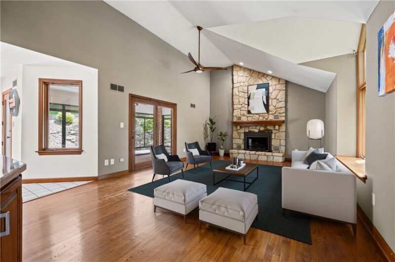 101 Park Lane — photo 3