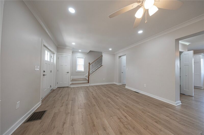 332 Marshall Ave — photo 4