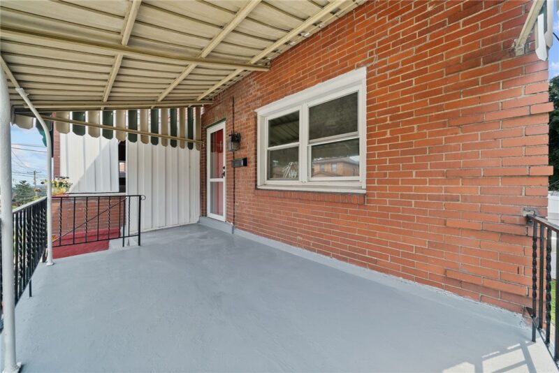 4357 Winterburn Ave — photo 2