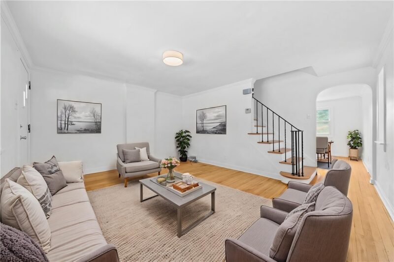 4357 Winterburn Ave — photo 4