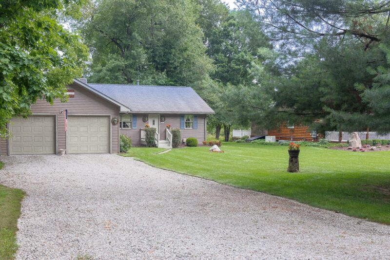 612 Latonka Dr — photo 4