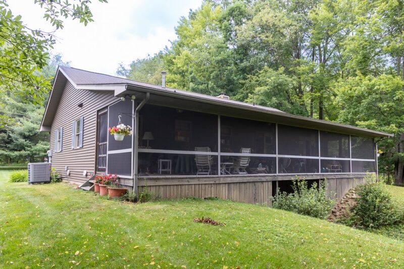 612 Latonka Dr — photo 5
