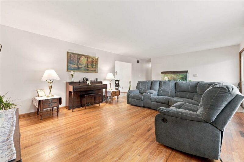 3203 Regis Dr — photo 4
