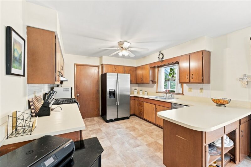 3203 Regis Dr — photo 6