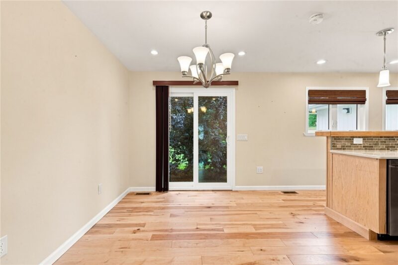 529 COCHRAN DRIVE — photo 4