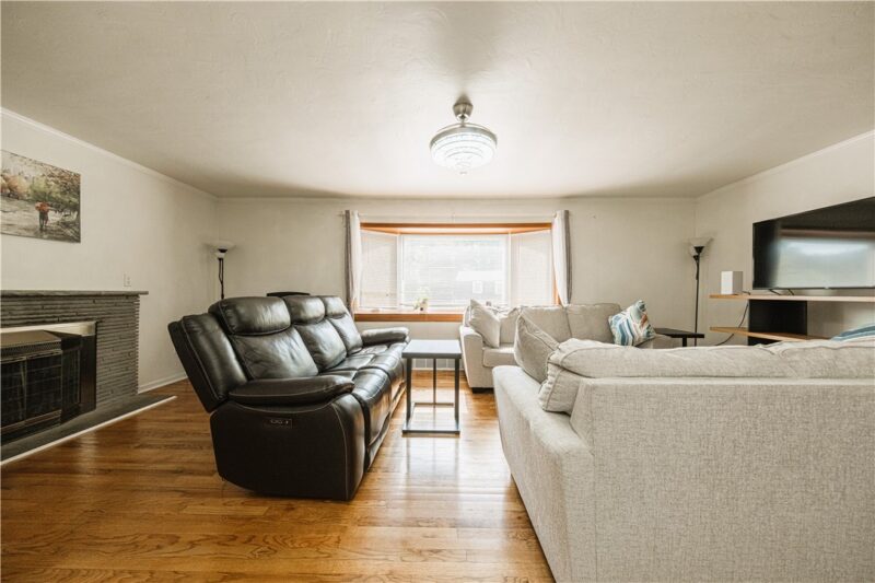 430 Sangree Rd — photo 8