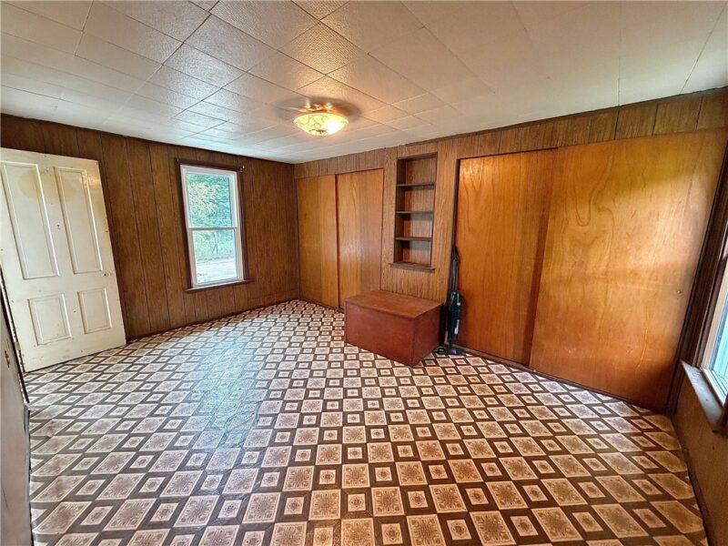 561 Chestnut Ridge Rd — photo 8