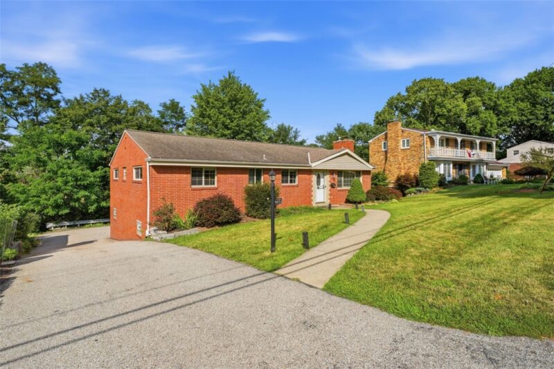 4774 Beall Dr — photo 2