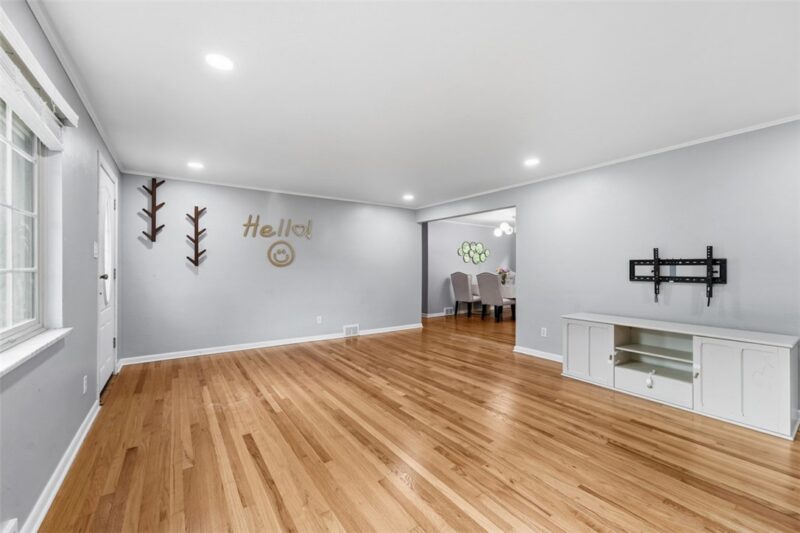 4774 Beall Dr — photo 8