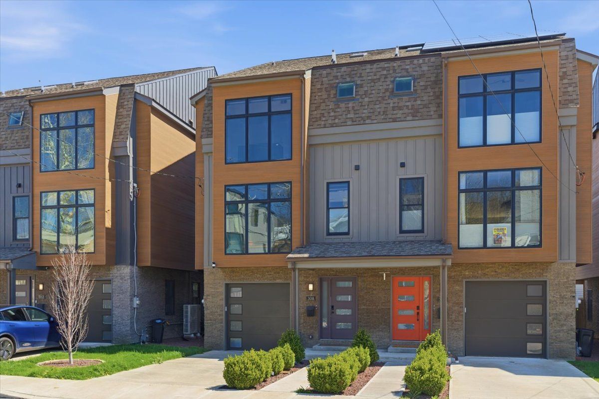 308 N St Clair STREET — photo 1
