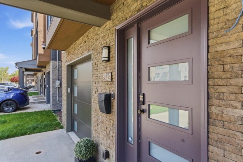 308 N St Clair STREET — photo 3