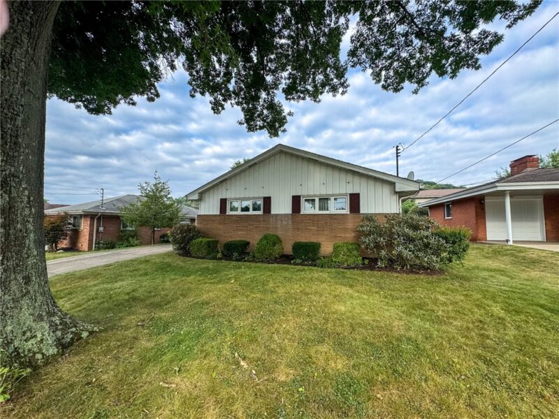2218 Cypress Dr — photo 2