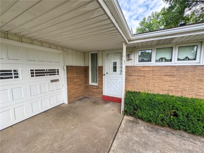 2218 Cypress Dr — photo 3