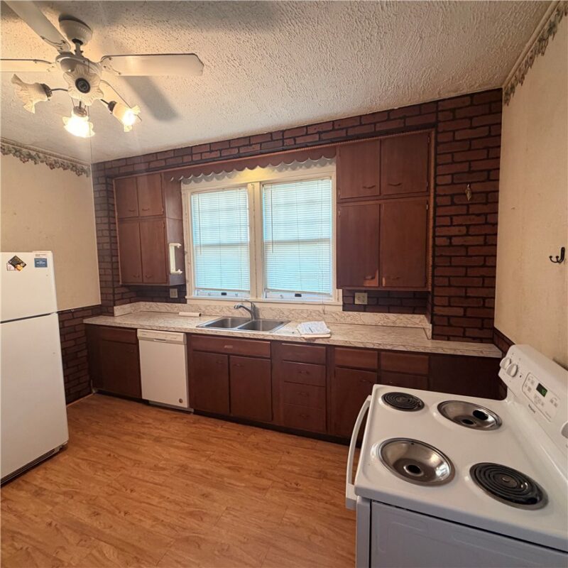355 Wilson Ave — photo 6
