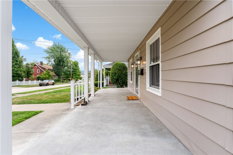 341 Elizabeth St — photo 3