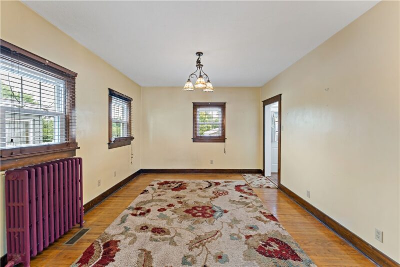 341 Elizabeth St — photo 8