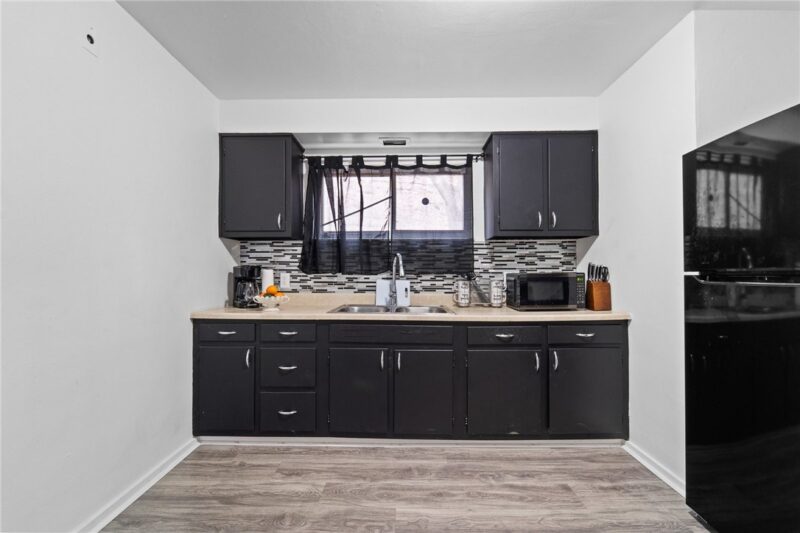 2517 Irwin — photo 8