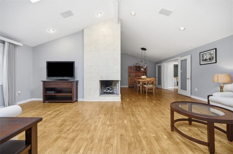 2156 Reis Run Rd — photo 5