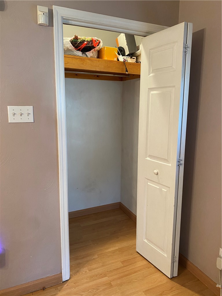 507 Sutherland St — photo 8