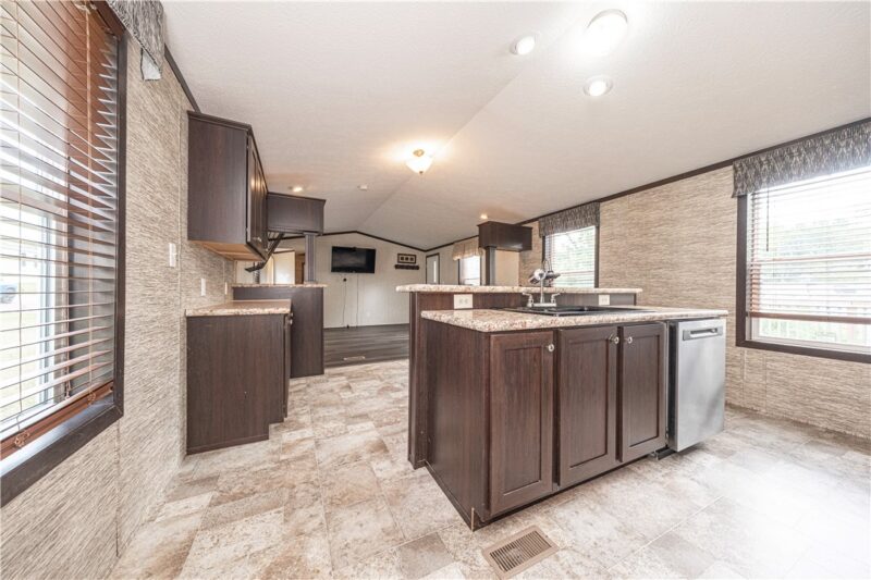 120 Woodview Drive — photo 8