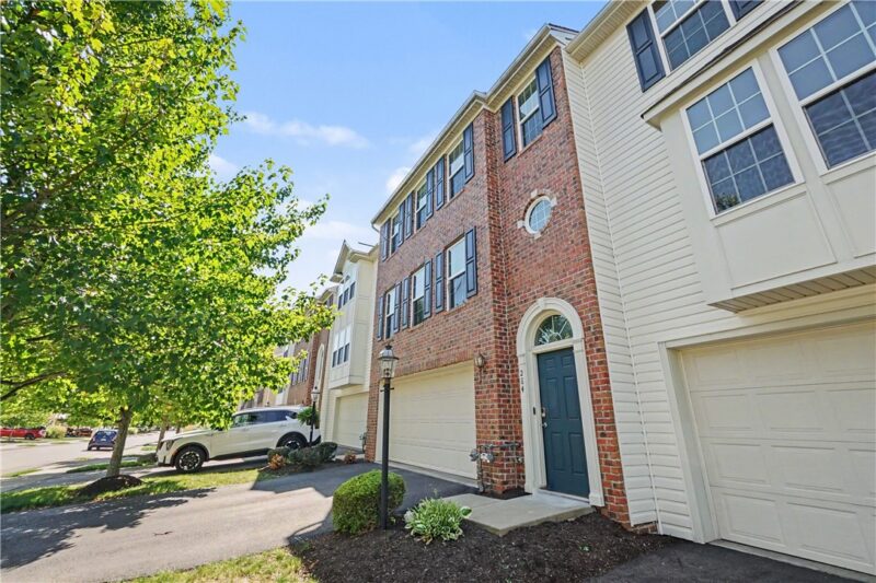 284 Broadstone Dr — photo 2
