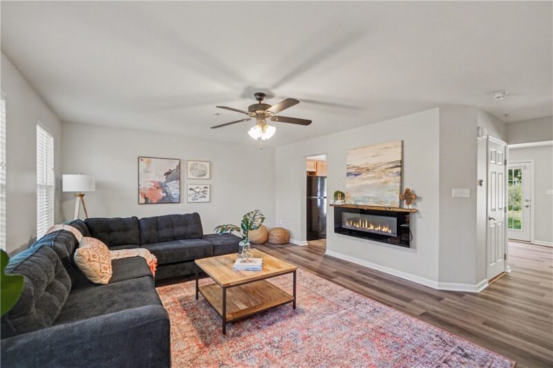 284 Broadstone Dr — photo 4
