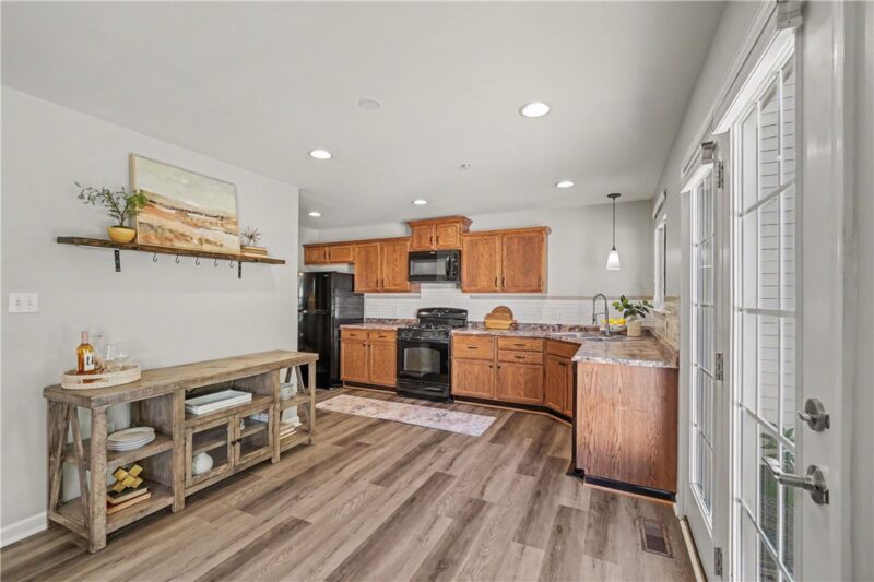 284 Broadstone Dr — photo 6