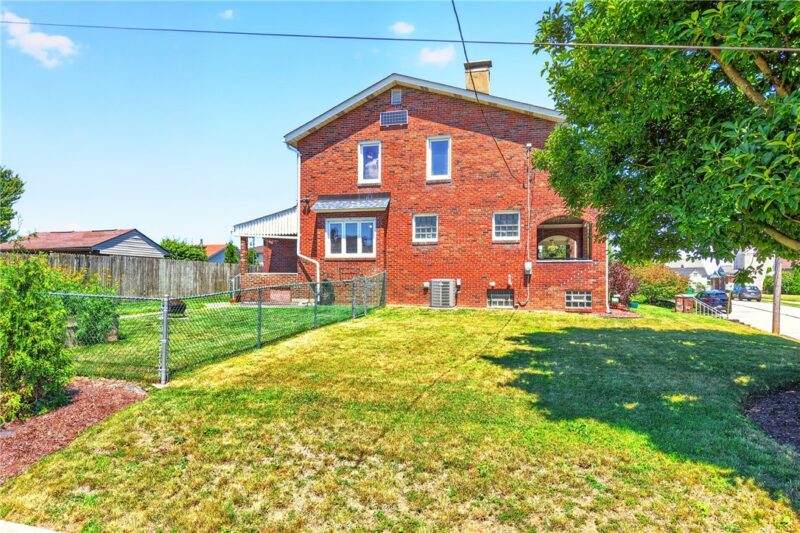 1830 Walnut St — photo 2