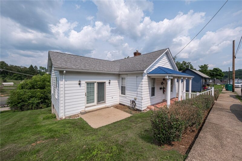 15 Florence Ave — photo 3