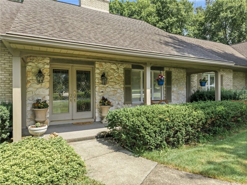 54 Oak Tree Ct — photo 2