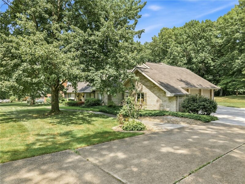 54 Oak Tree Ct — photo 3