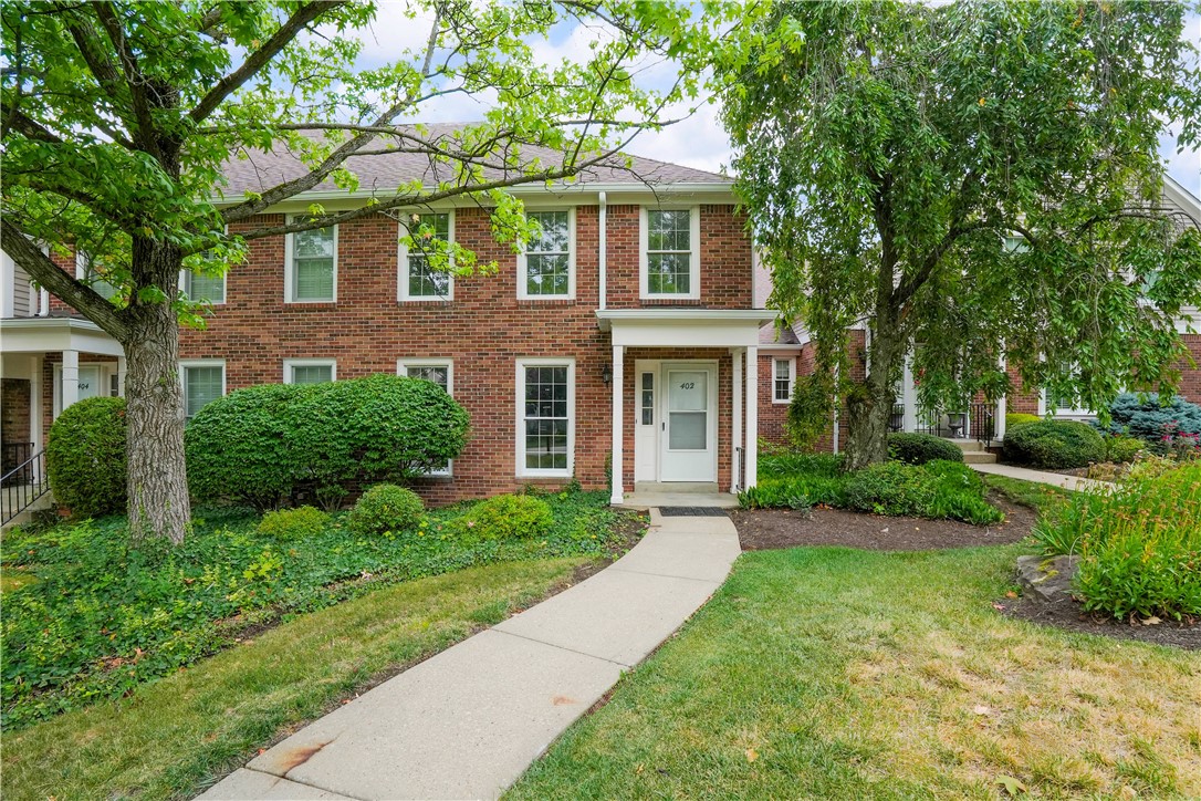 402 Royal Ct — photo 1