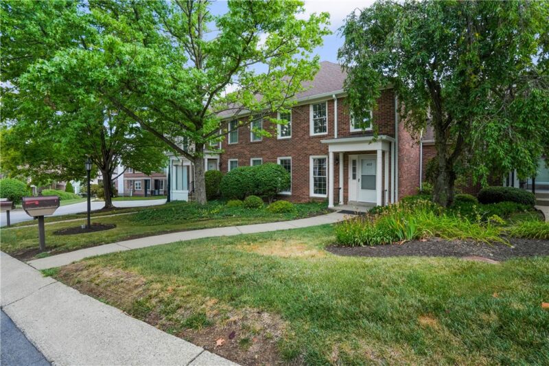 402 Royal Ct — photo 2
