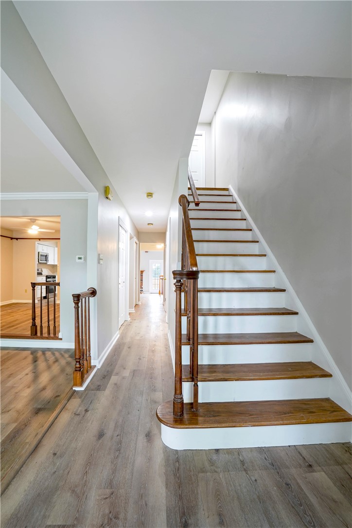 402 Royal Ct — photo 4