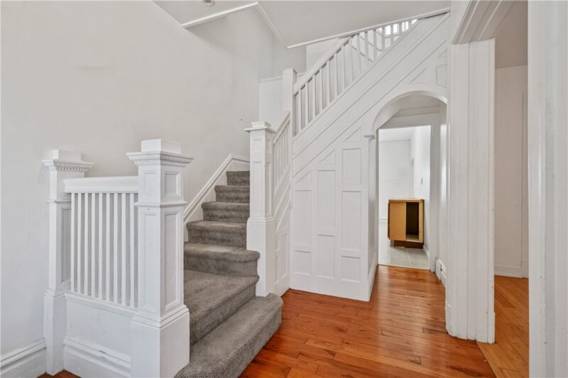 107 Craighead St — photo 3