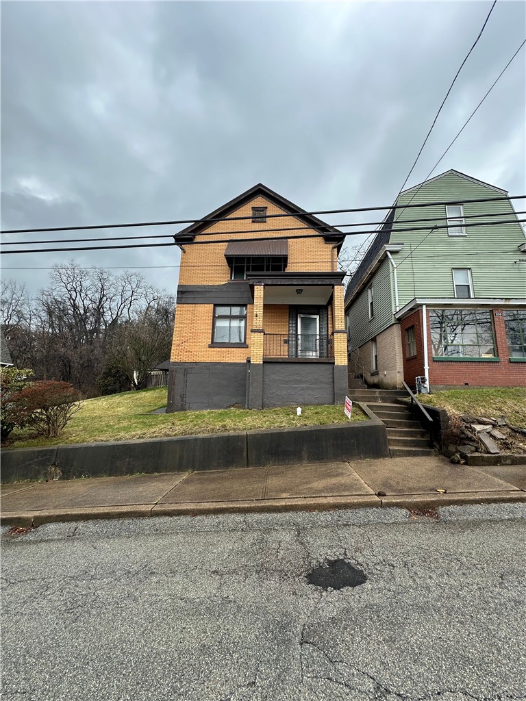 212 Fairview Ave — photo 2