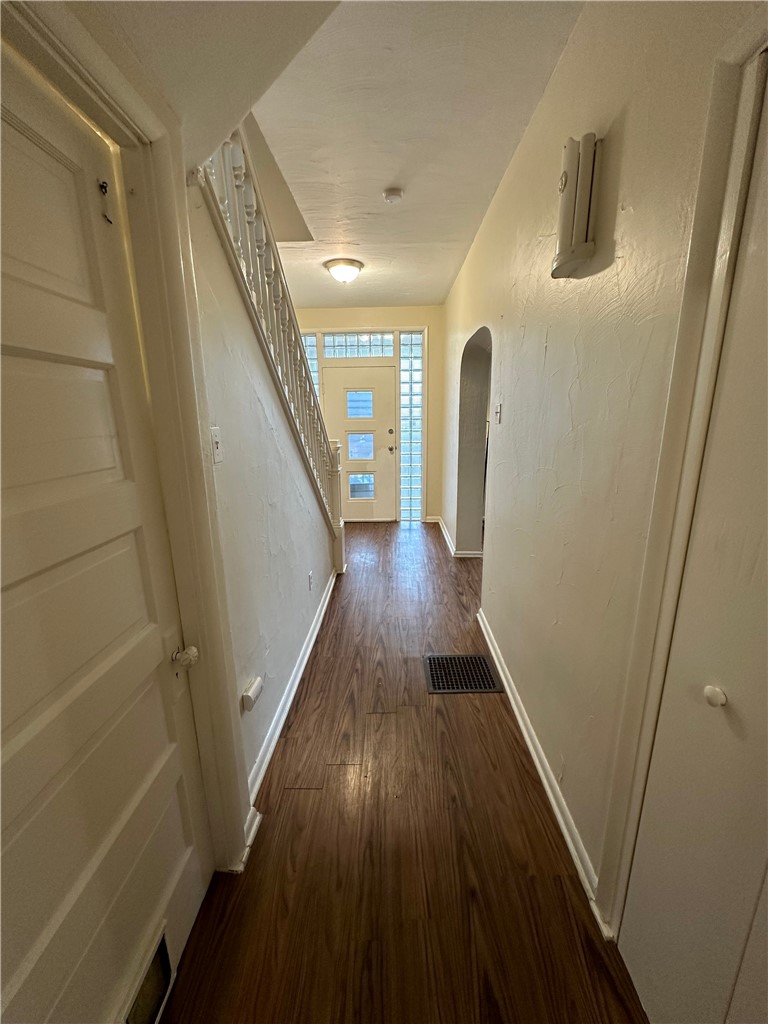 212 Fairview Ave — photo 3