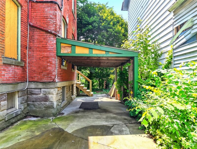 1500 3rd Ave. — photo 2