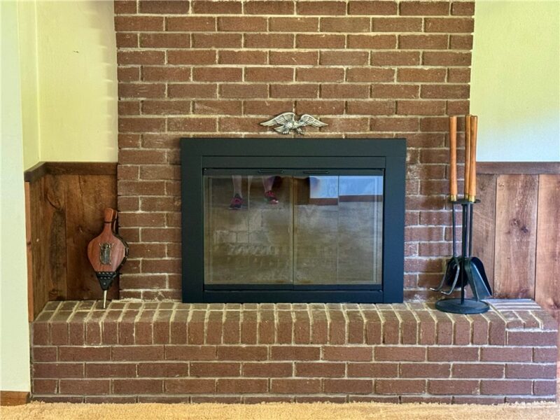 135 Hampton Ct — photo 6