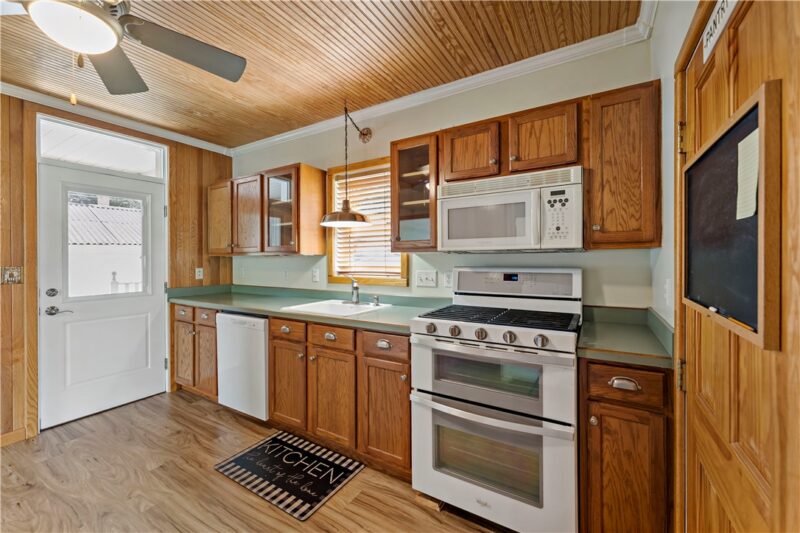 110 Barnes Rd — photo 7
