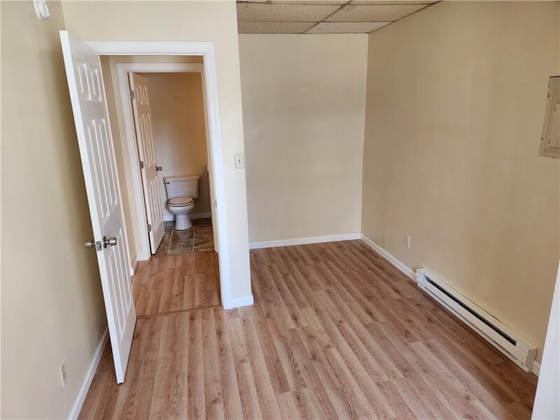 410 S Monroe St — photo 8