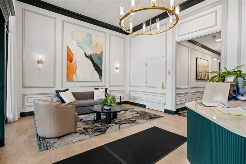 112 Washington Pl 4J — photo 3