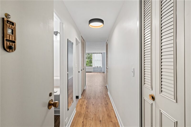 112 Washington Pl 4J — photo 7