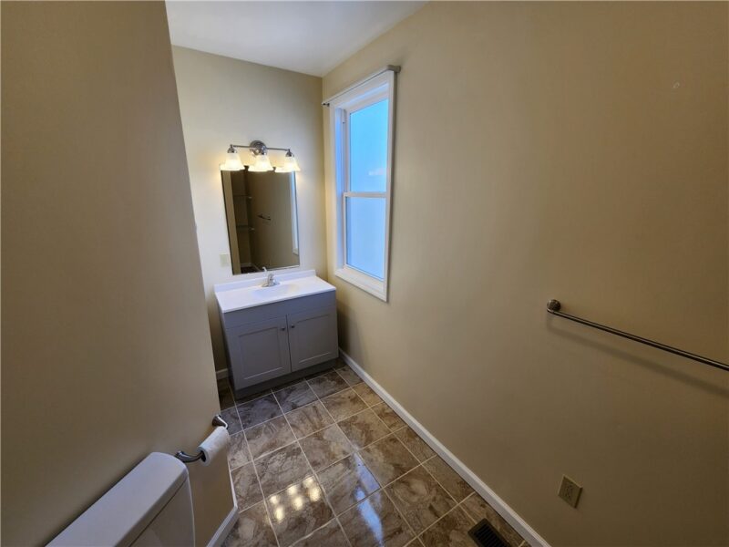 1945 Leishman Ave — photo 6