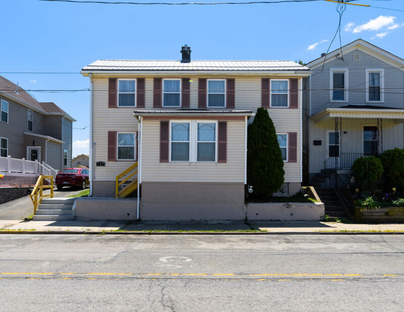 527 Reno STREET — photo 2