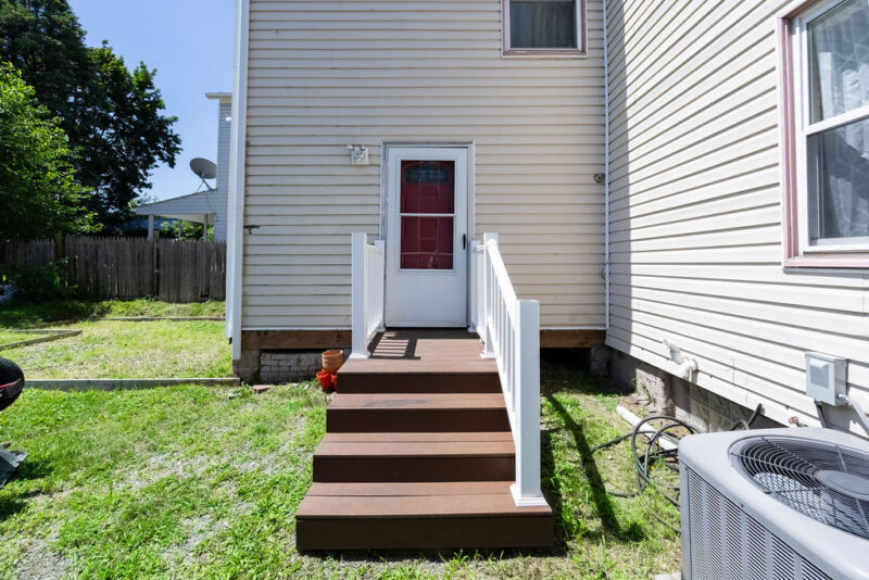 527 Reno STREET — photo 8