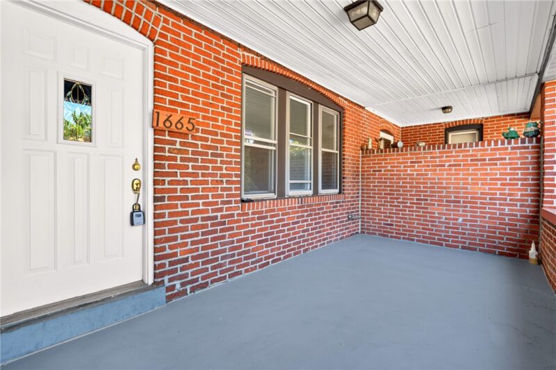 1665 Beechwood Blvd — photo 8