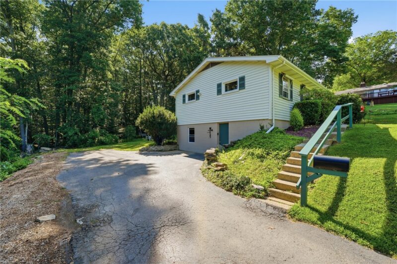 436 Edgewood Dr. — photo 3