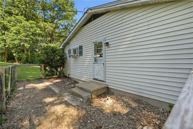 436 Edgewood Dr. — photo 4