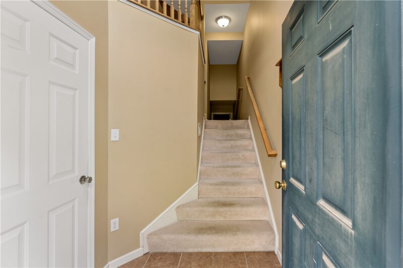 1501 Michael Dr — photo 2